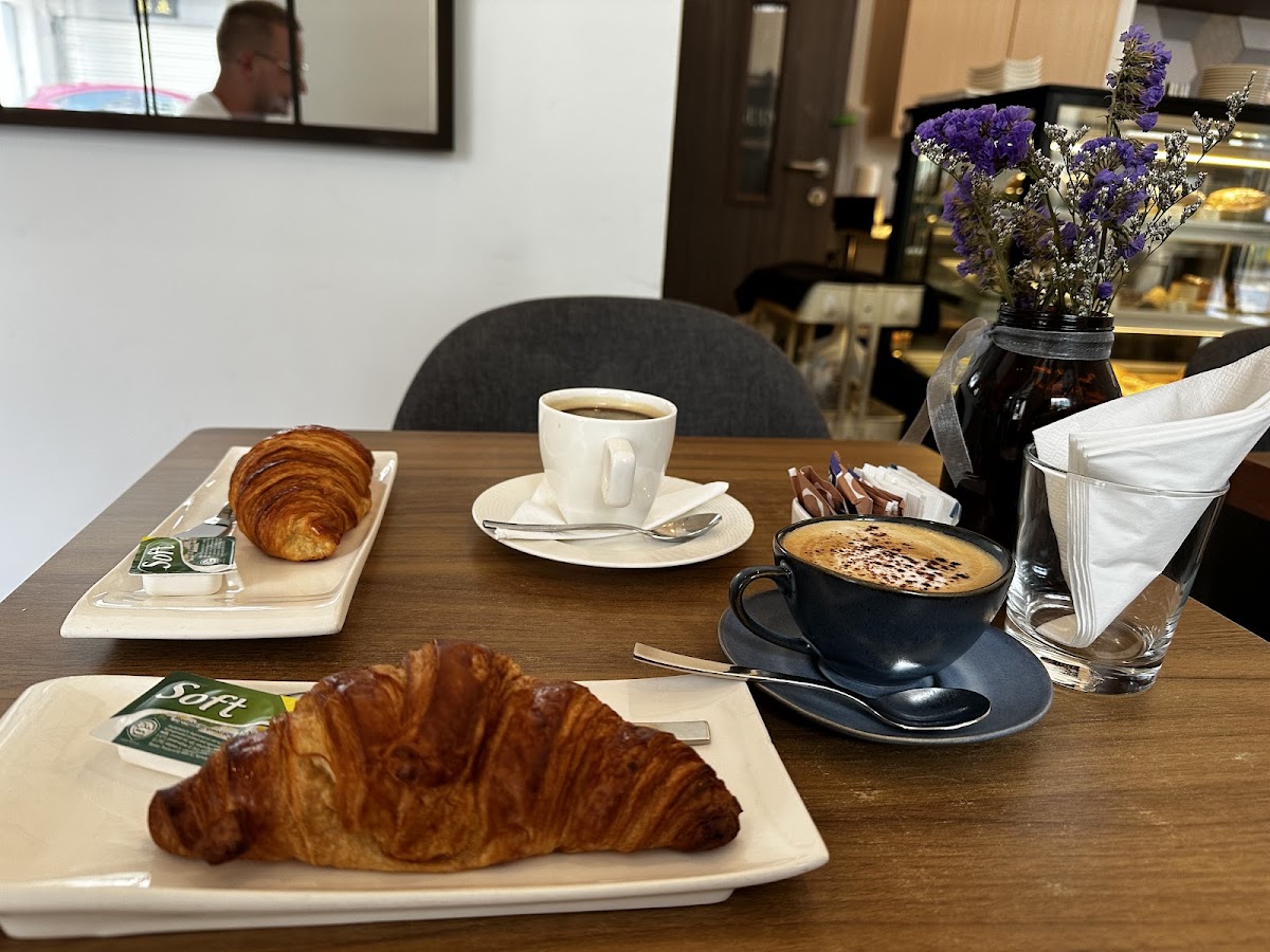 Tyrwhitt Little Cafe - Photo 8