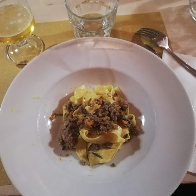 Tagliatelle Con Ragù Di Maialino Nero