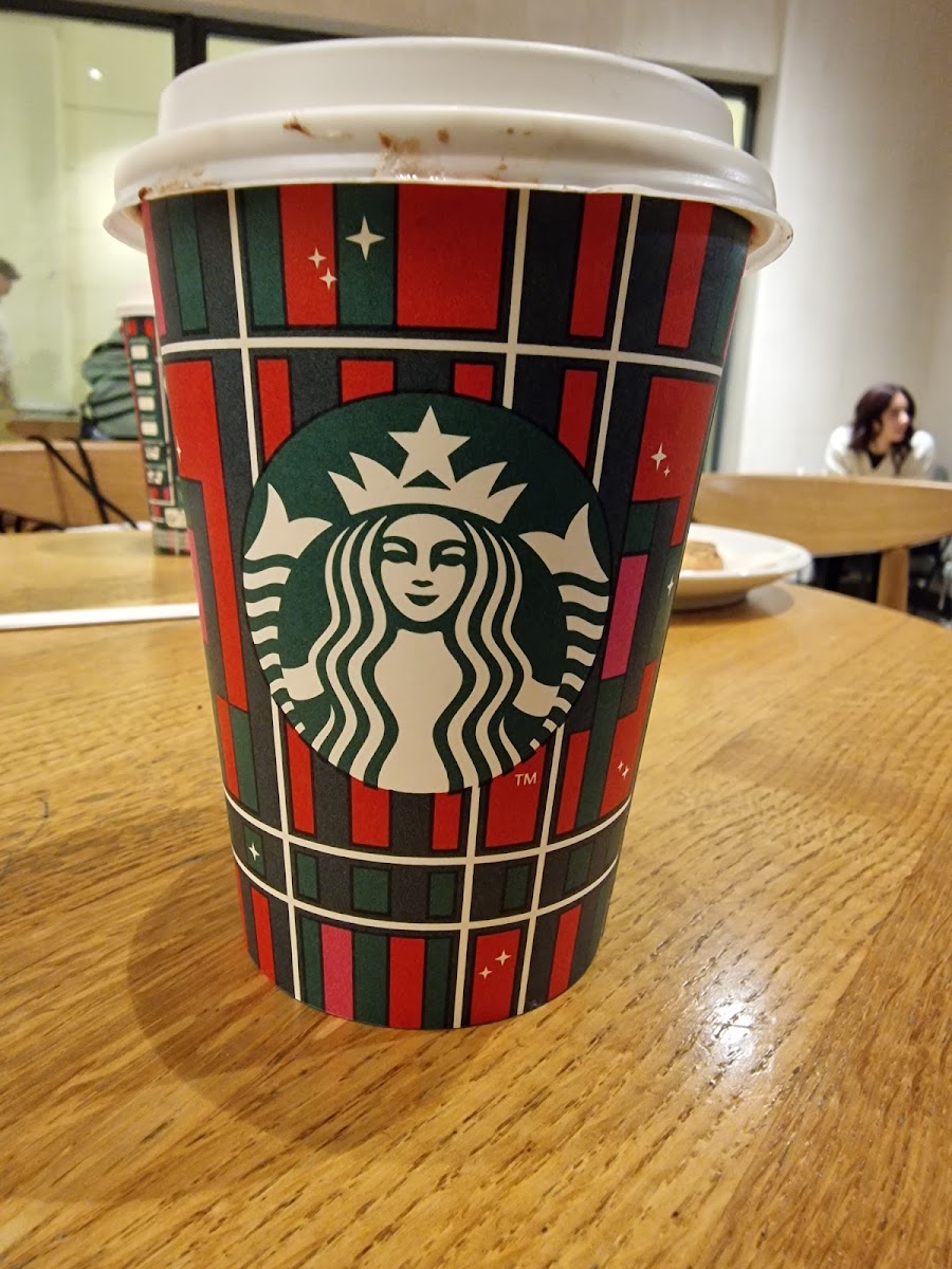 Starbucks - Roma Castel Romano - Photo 9