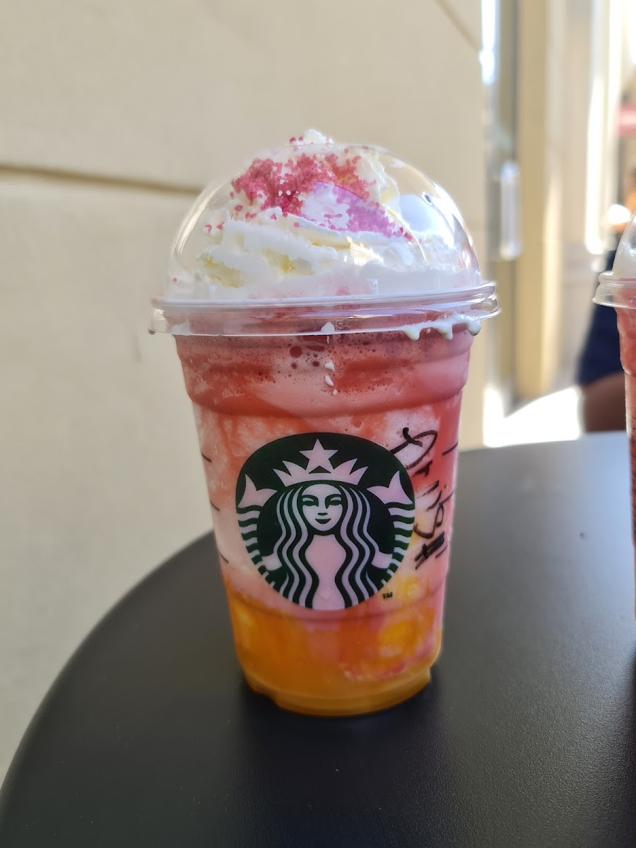 Starbucks - Roma Castel Romano - Photo 7