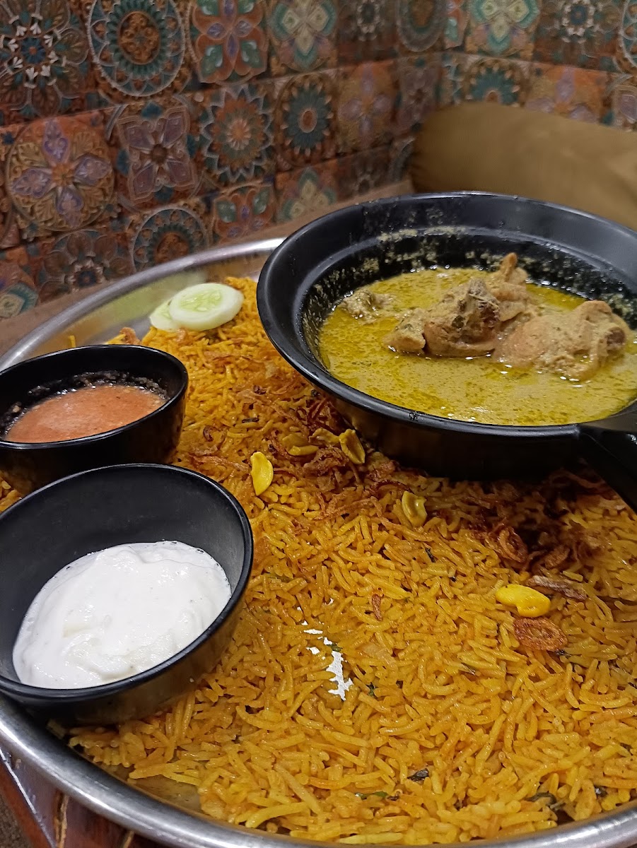Kings Family Restaurant - Photo 2