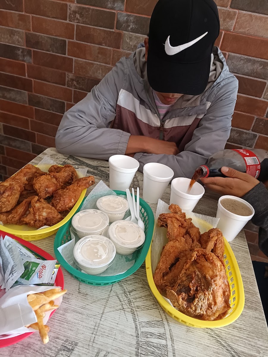 Pollo Rostizado Hot Chicken - Photo 1
