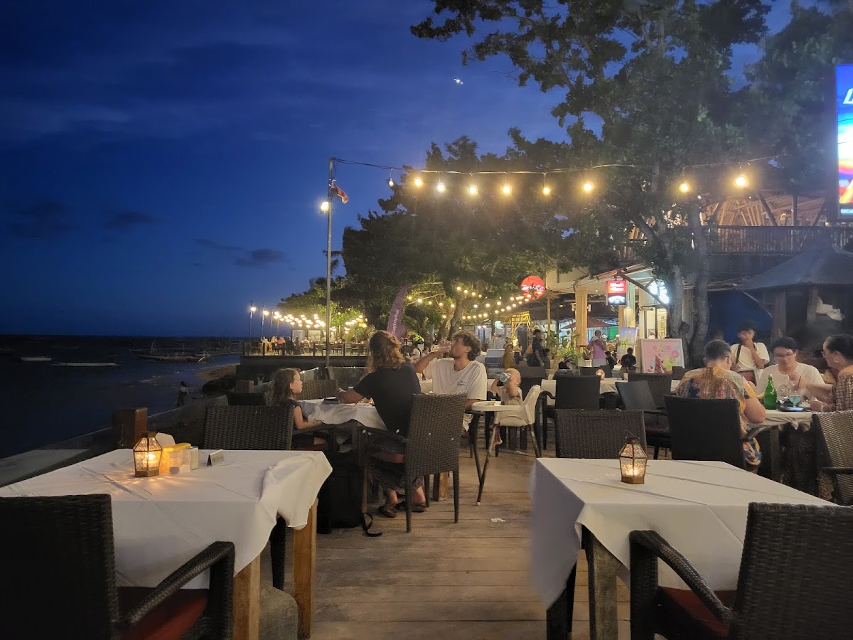 La Playa Cafe - Photo 3