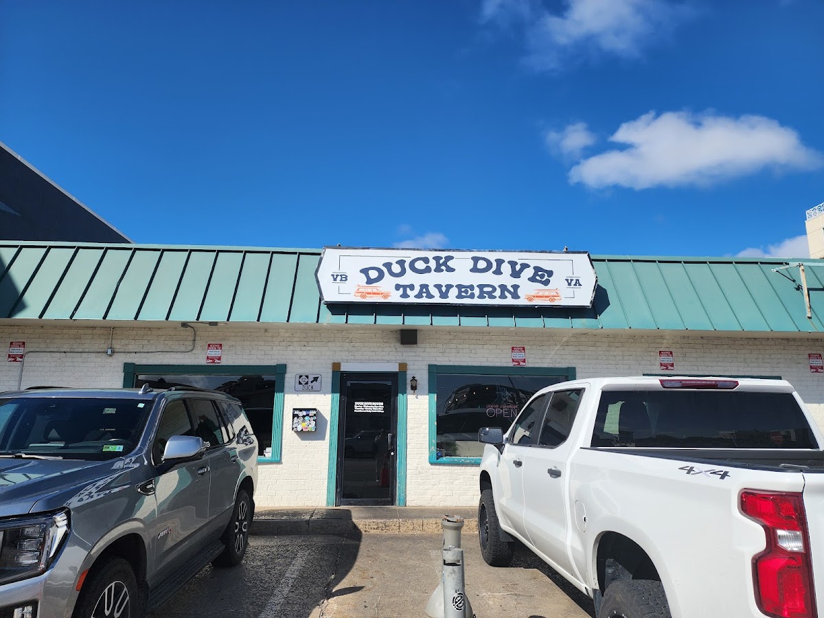 Duck Dive Tavern - Photo 9