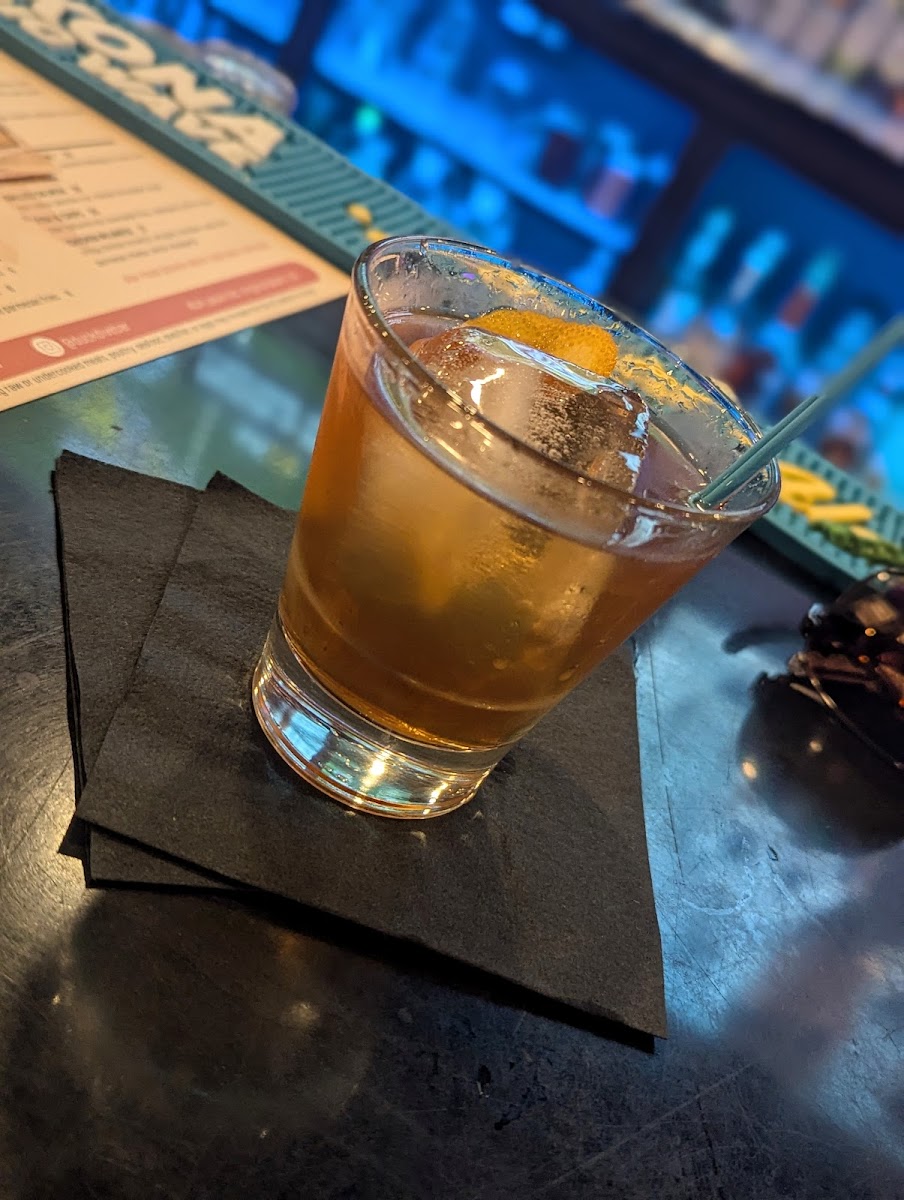 Duck Dive Tavern - Photo 2
