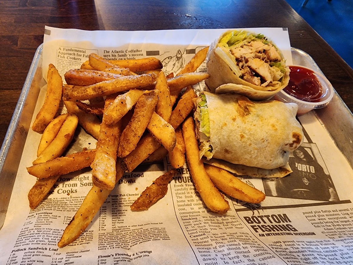 Duck Dive Tavern - Photo 3