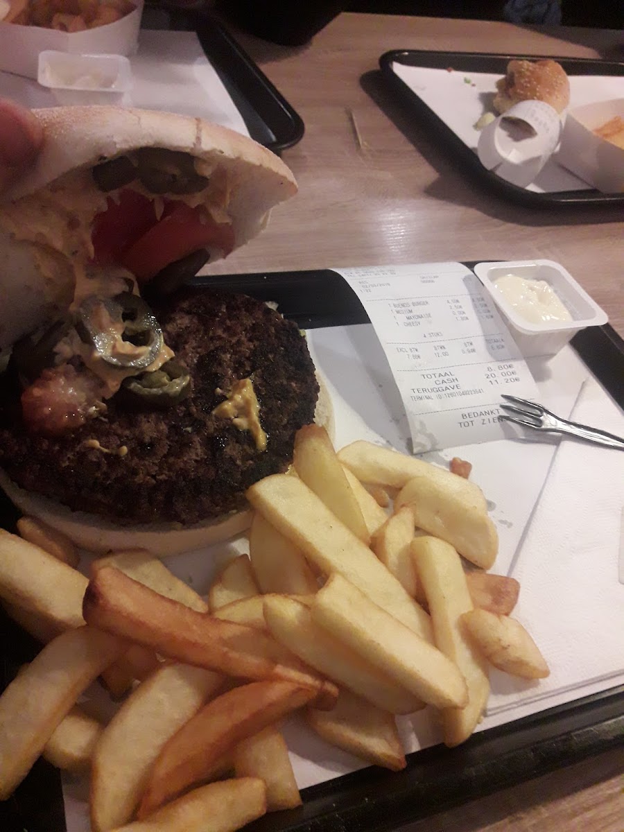 Buenos Burgers - Photo 8