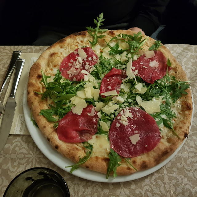 Pizza Carina Mit Büffelmozzrella