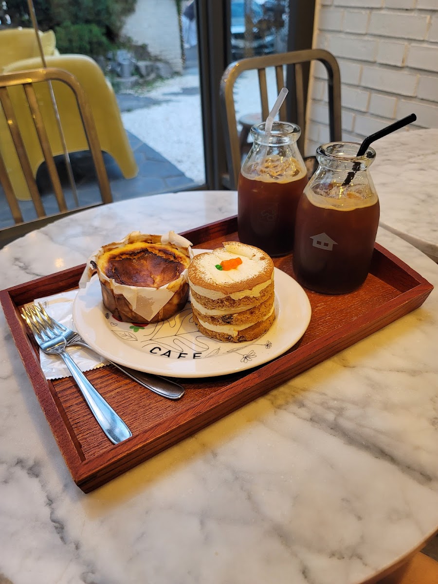 Cafe Dongnae Bucheon Station Branch - Photo 2