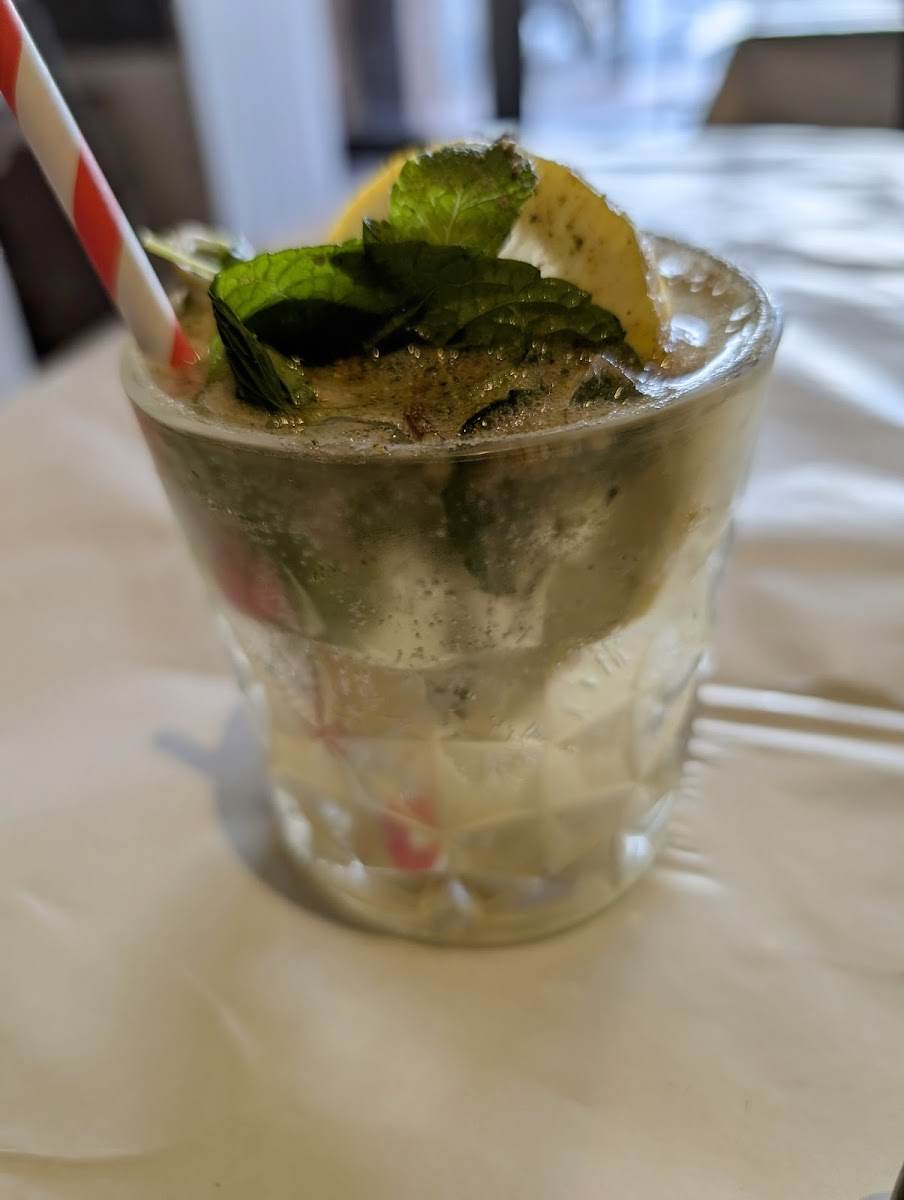 Eton Restaurant - Photo 9