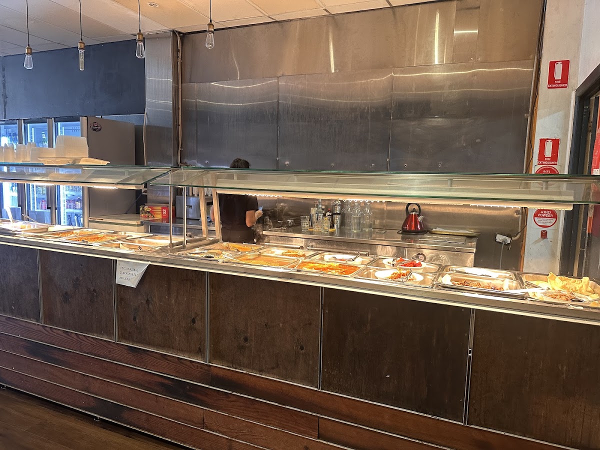 Eton Restaurant - Photo 3