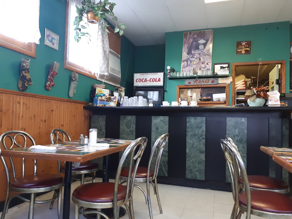 New Roma's Restaurant - Photo 4