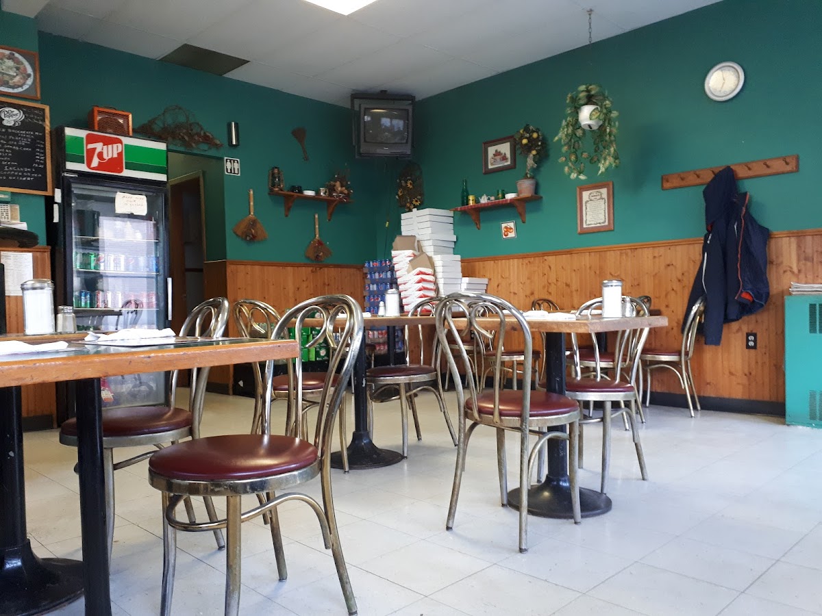 New Roma's Restaurant - Photo 5