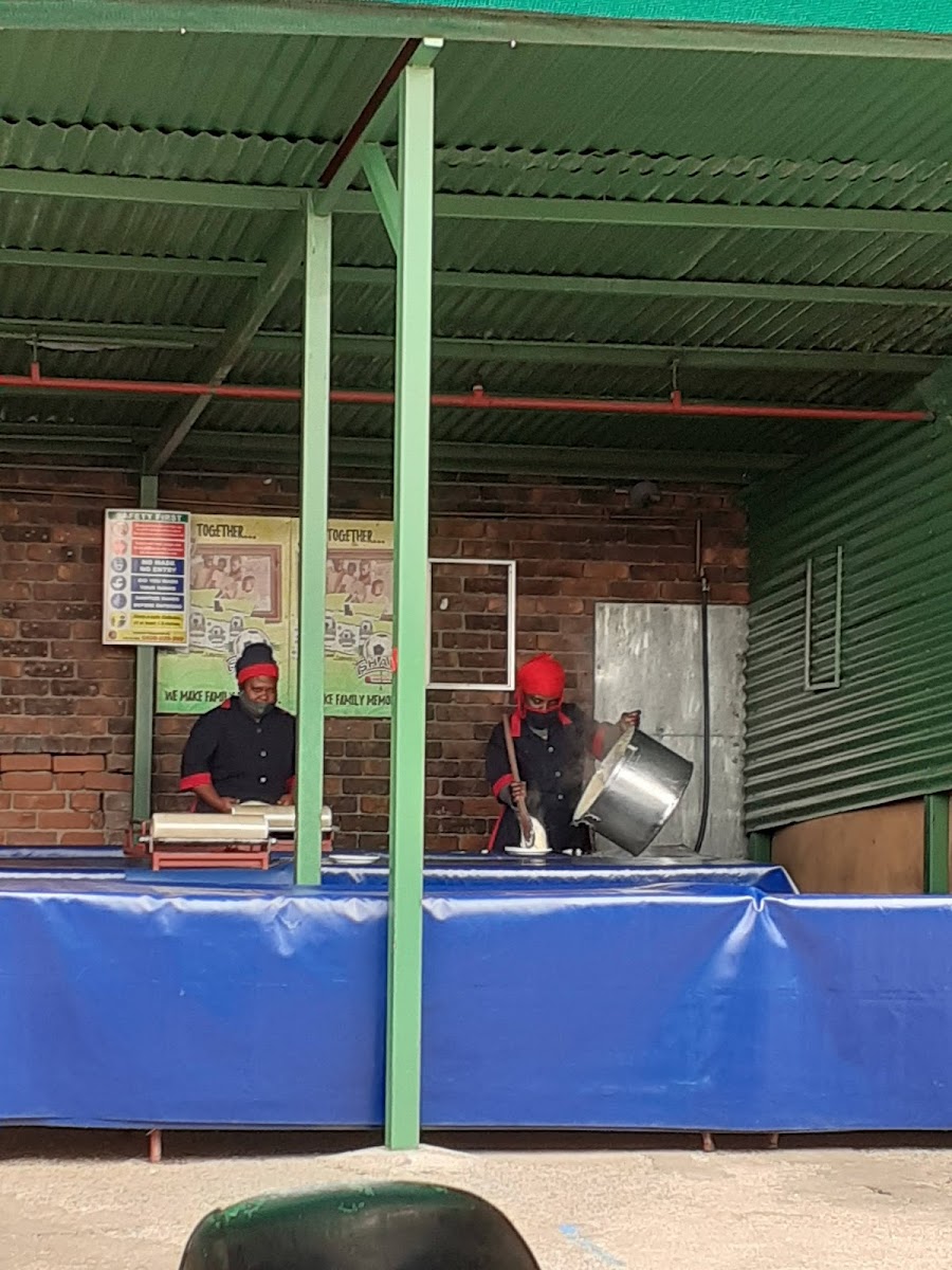 Mma-Mpho 's Fast Foods - Photo 2