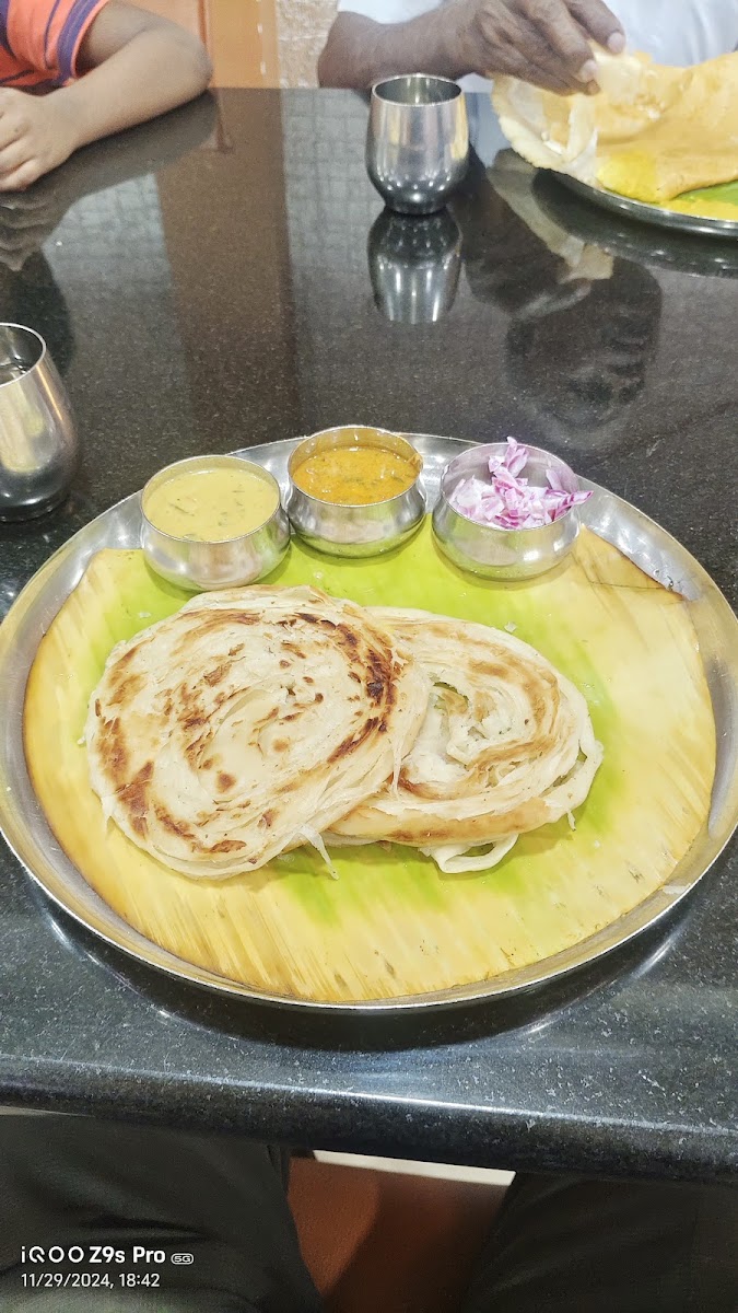 Sri Mu Saravana Bhavan - Photo 9