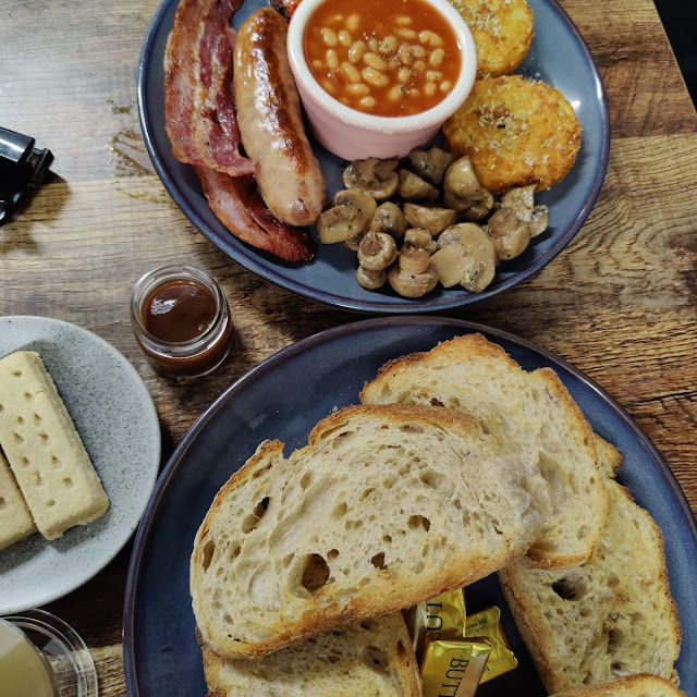 Full English Breakfast - The Meaty Ones