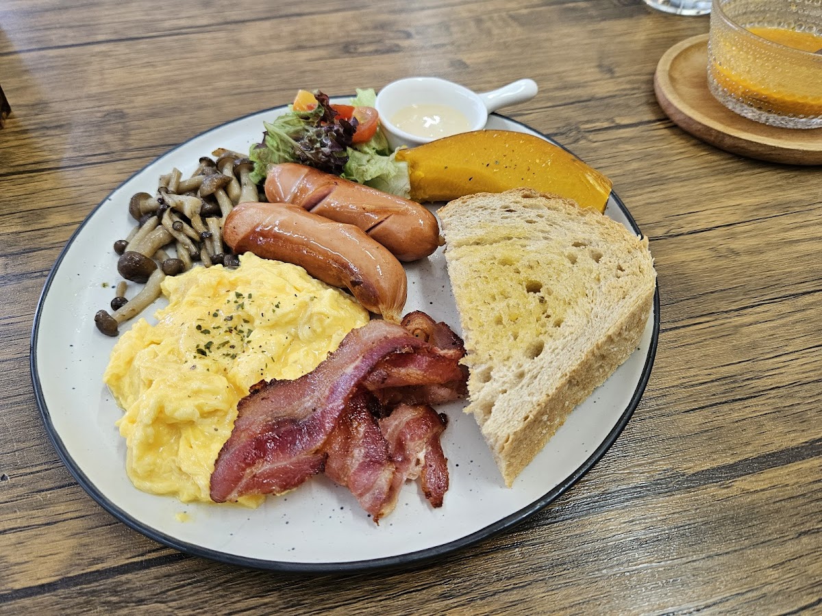 A Bread & Coffee Place - Photo 5