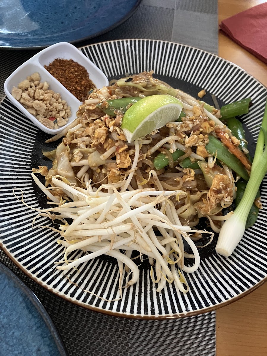 Sunitras Thai Restaurant - Photo 4