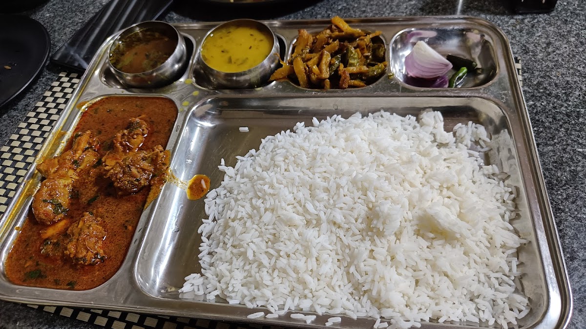 7 INN RESTURANT - Photo 8