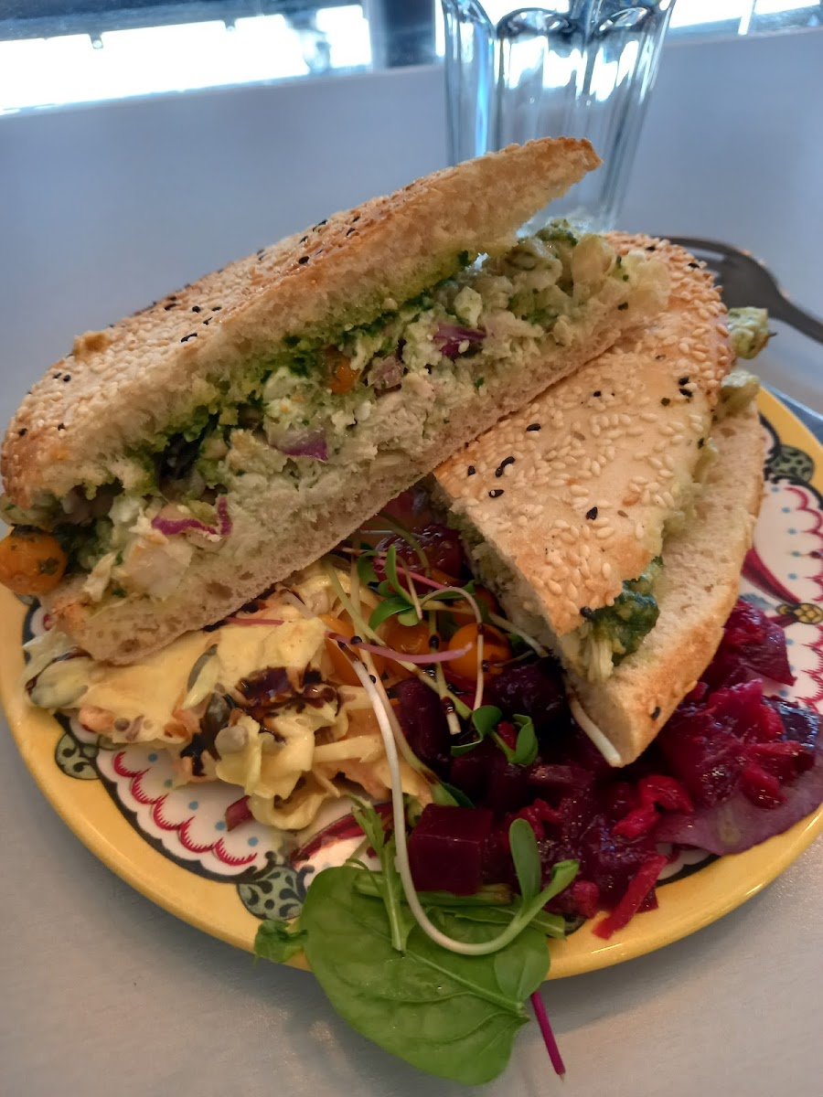 The Yard Cafe - Photo 9