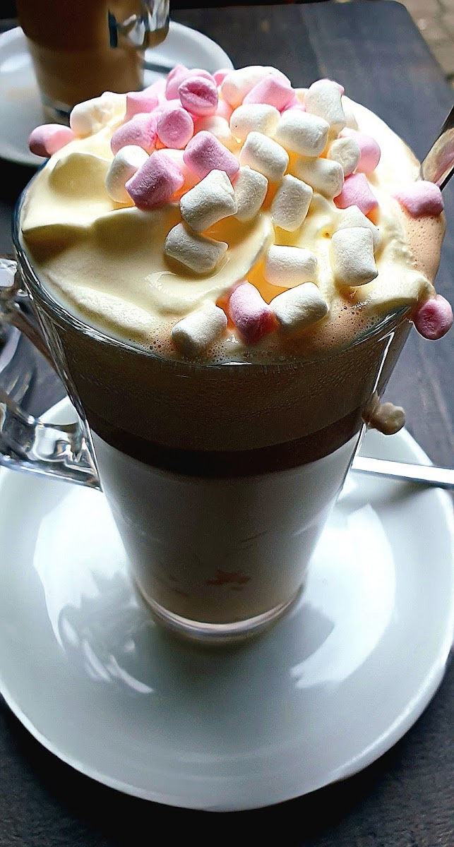 The Yard Cafe - Photo 5