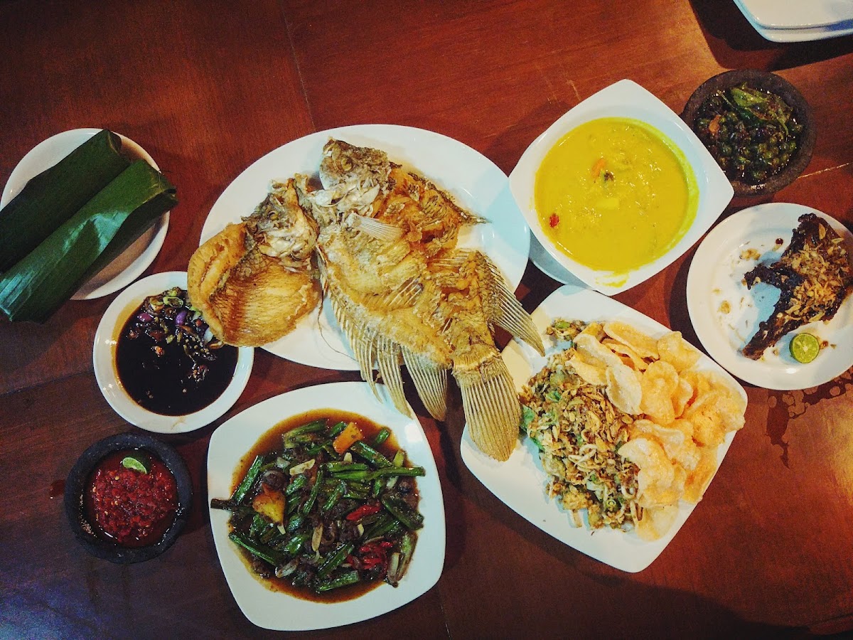 RM Saung Bale Kambang - Photo 2