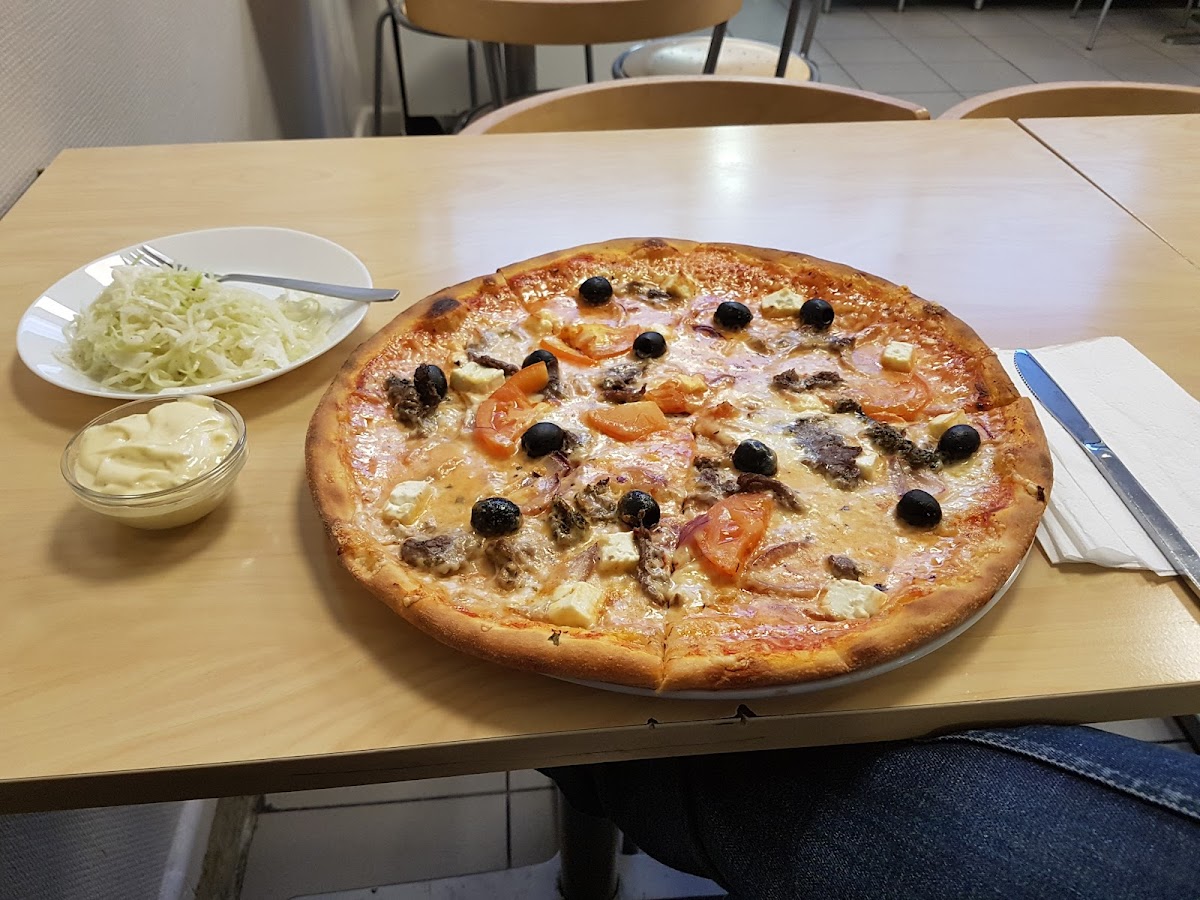 Milanos Pizzeria - Photo 1