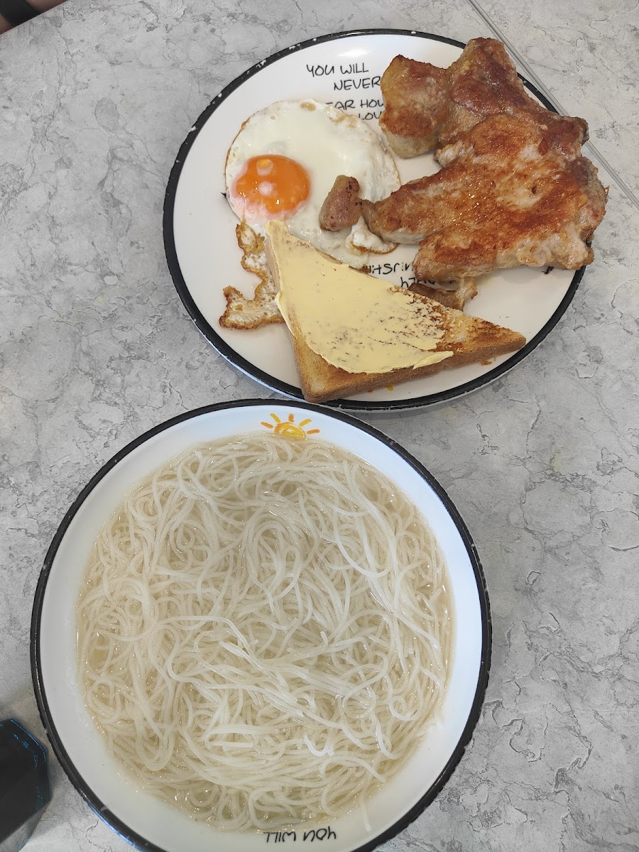 Fai's Cafe 香港仔茶餐廳 - Photo 9