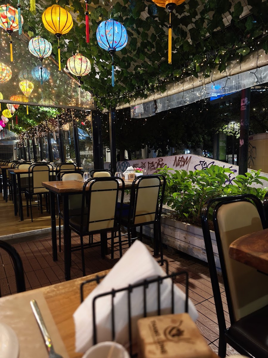 Thang Long Vietnamese Restaurant - Photo 2