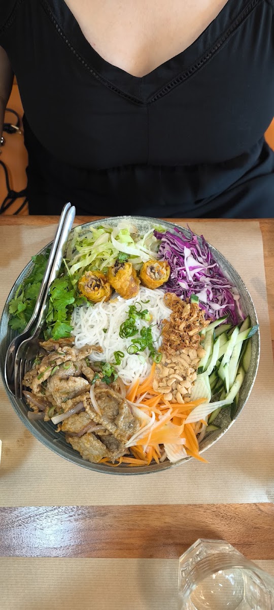 Thang Long Vietnamese Restaurant - Photo 4