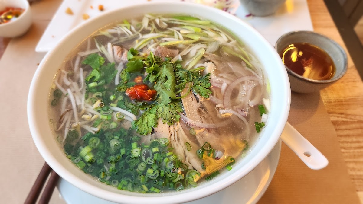 Thang Long Vietnamese Restaurant - Photo 8