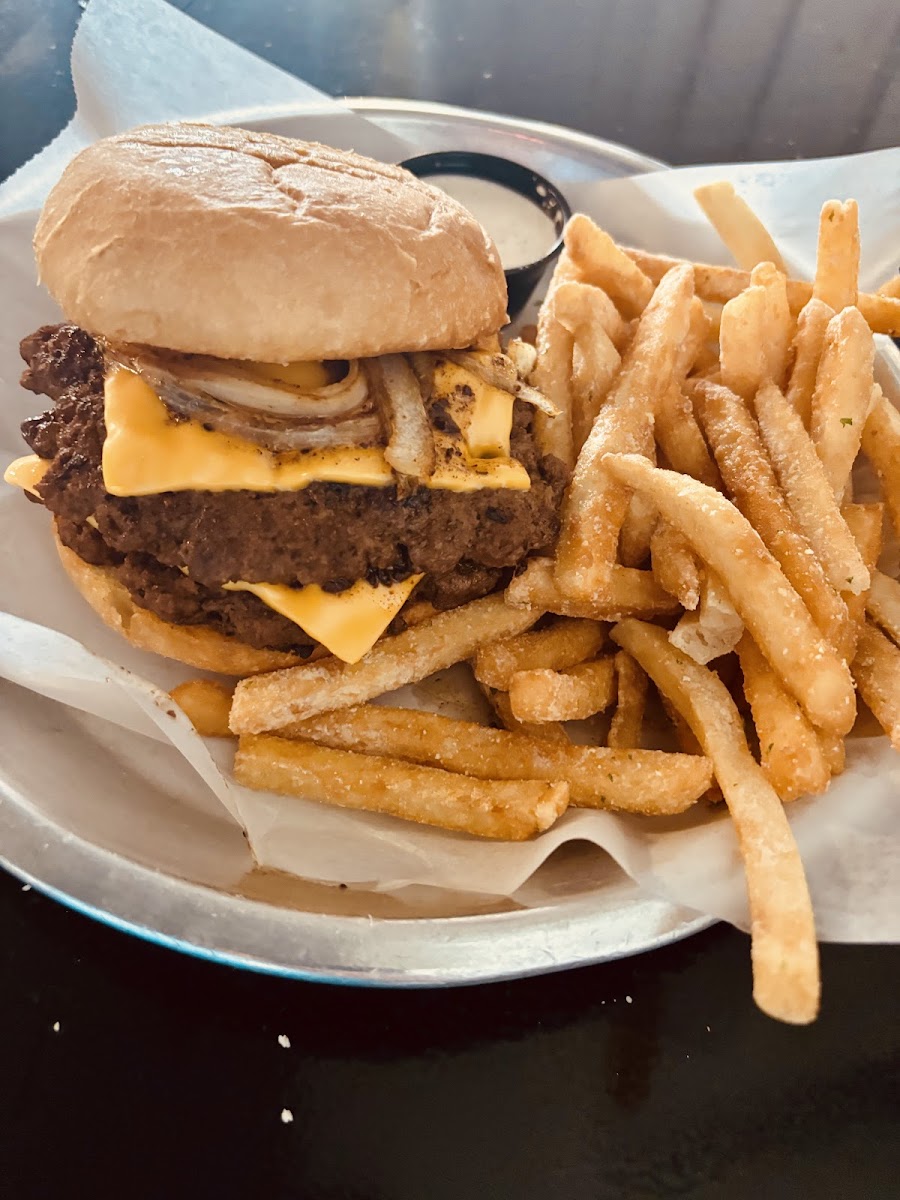 Little River Burgers & Brews - Photo 2