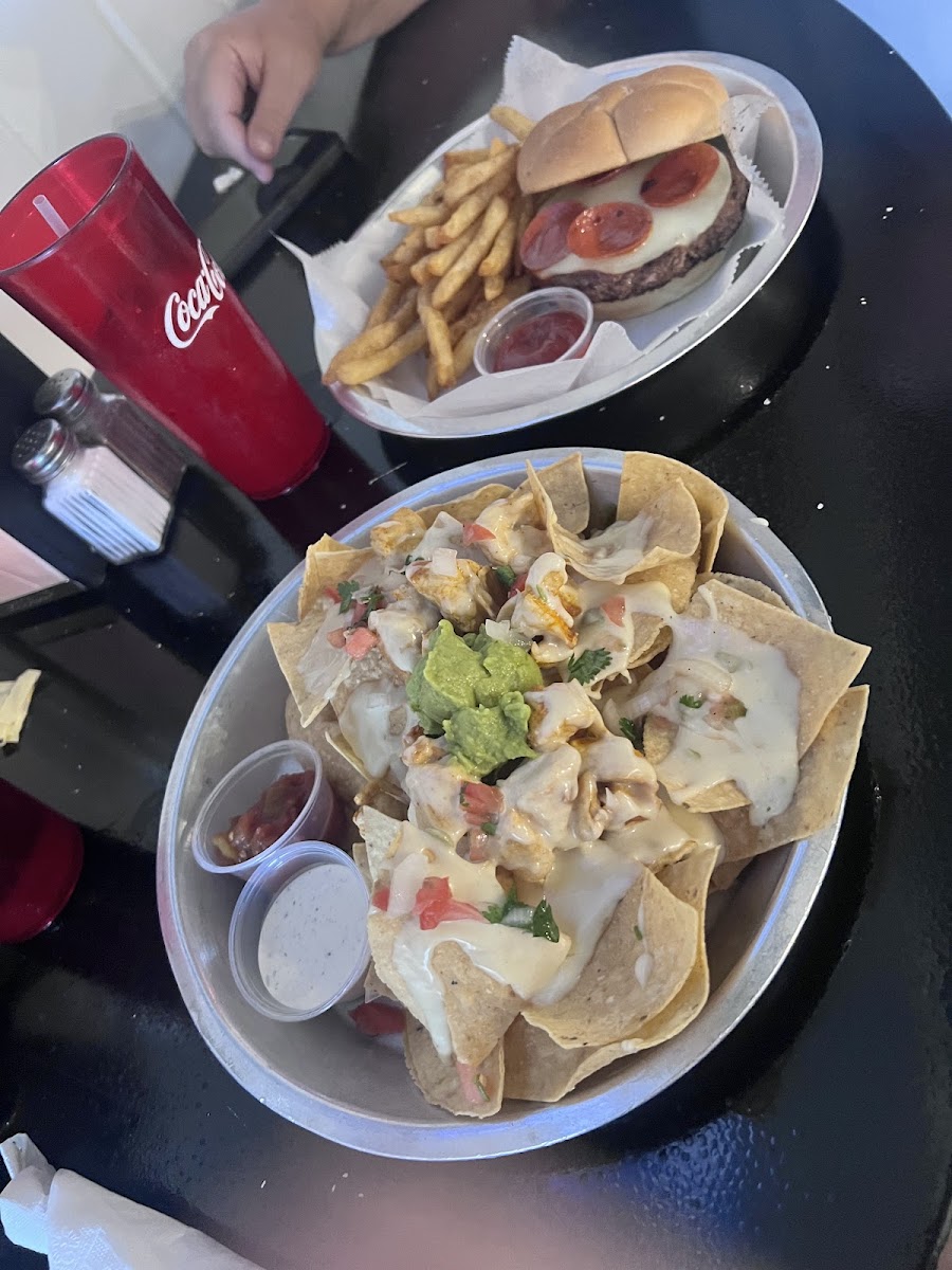 Little River Burgers & Brews - Photo 8