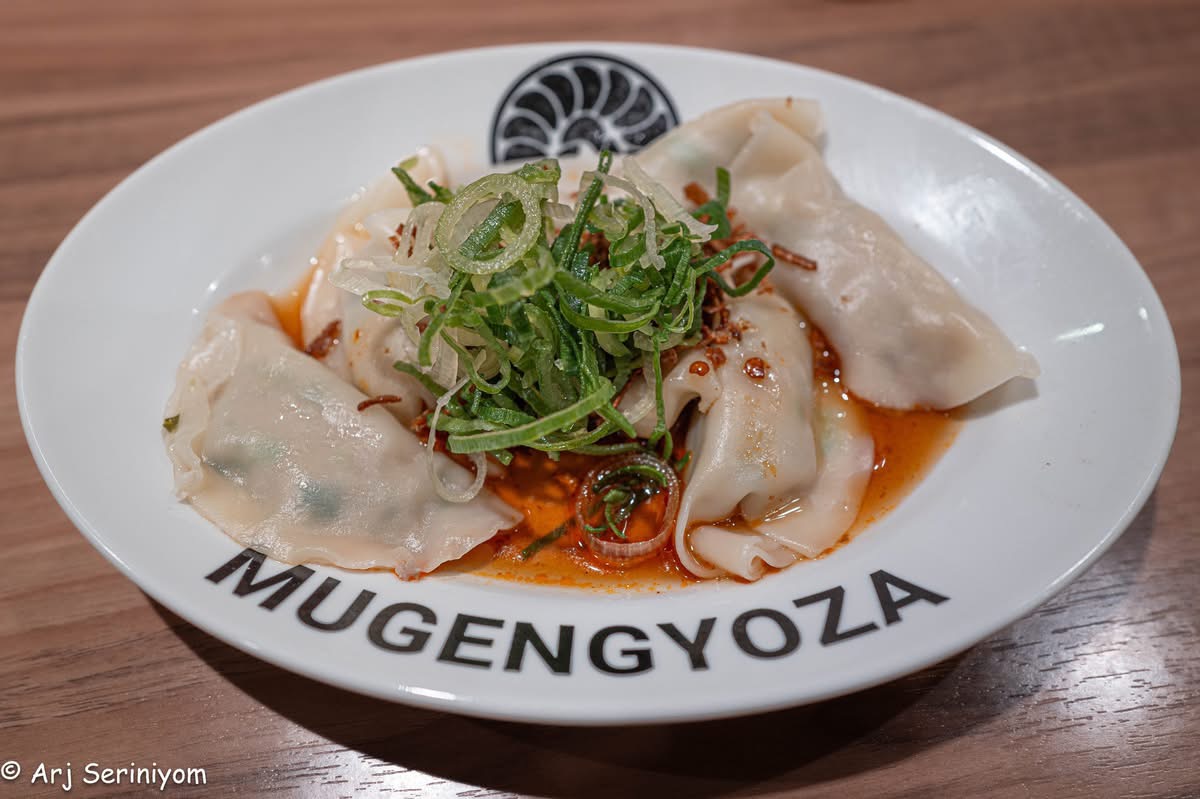 Tetsunabe Gyoza - Photo 2