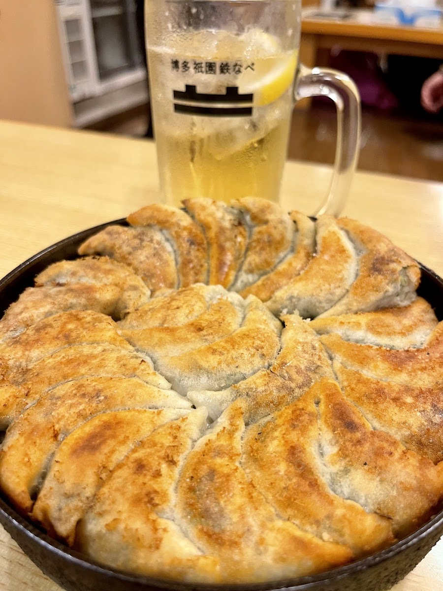 Tetsunabe Gyoza - Photo 3
