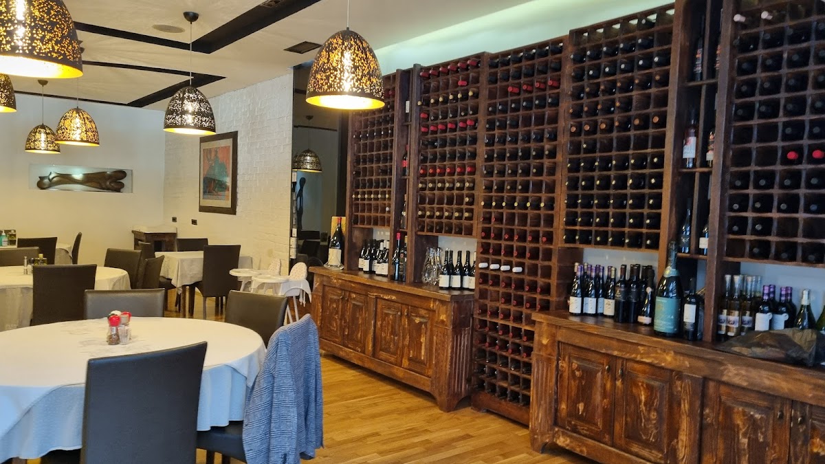 Casablanca Restaurant - Photo 4