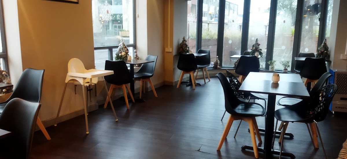Cafe Adelphi - Photo 2