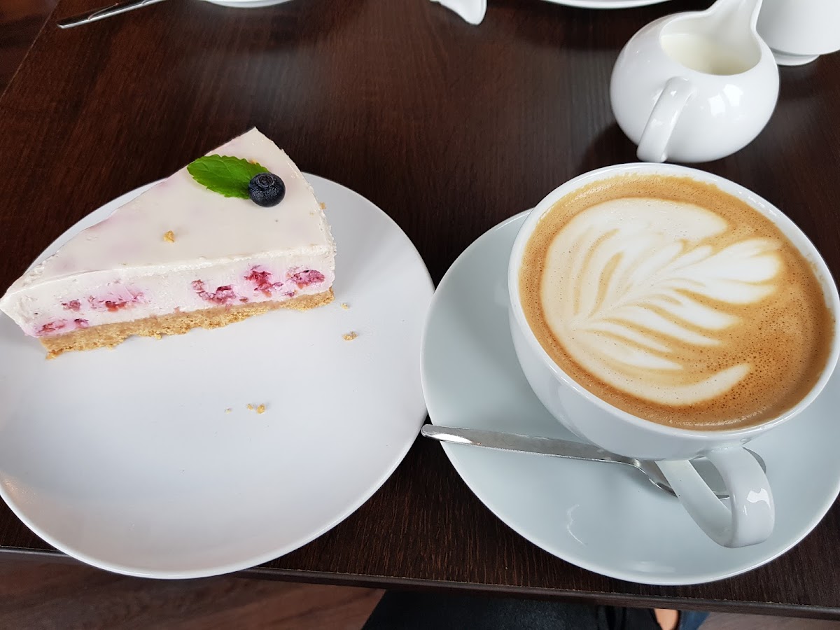 Cafe Adelphi - Photo 5
