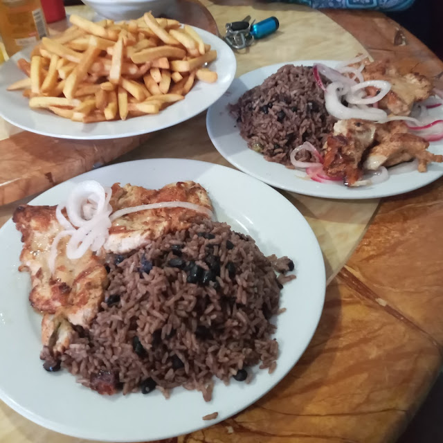 Pechuga a La Plancha Con Arroz Mora