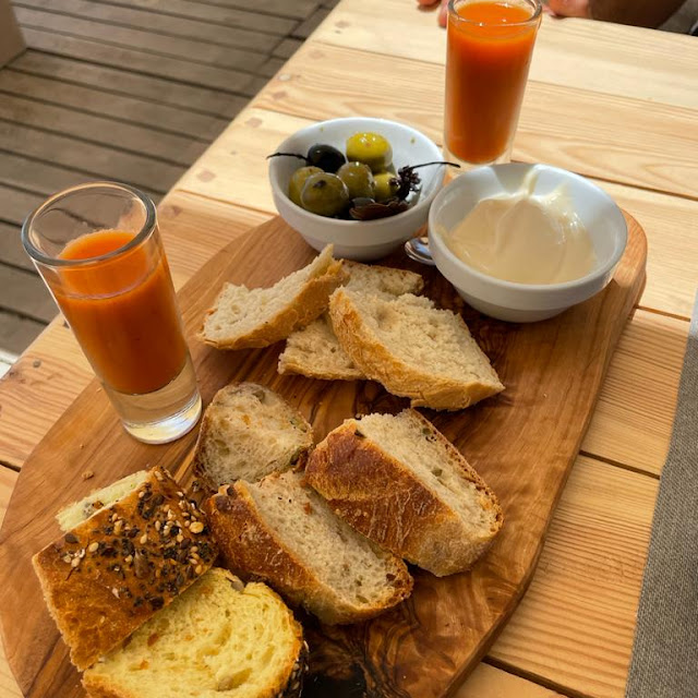 Pan Con Alioli Olivas Y Ha Pacho