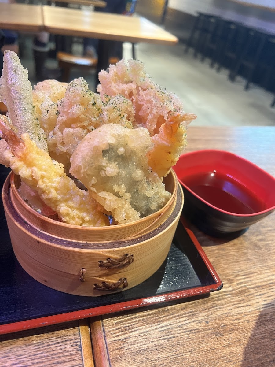 Makanai Ramen Noodle House - Photo 6