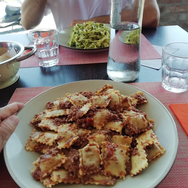 Ravioli Di Stufato Al Ragù Una Porzione