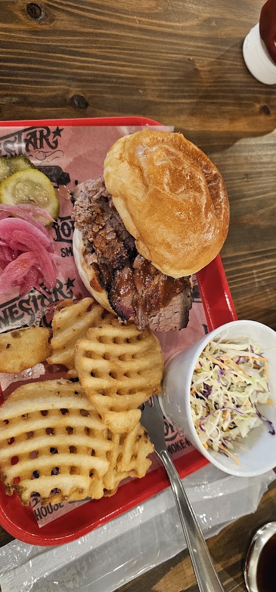 Lonestar Smoke House - Photo 8