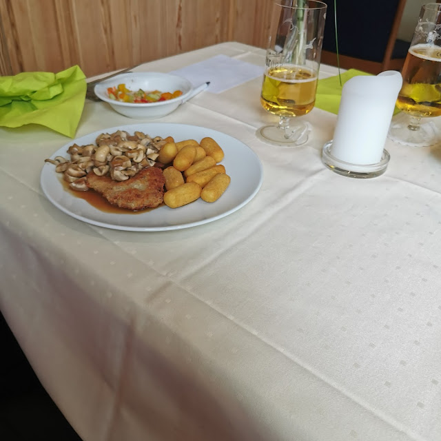 Championschnitzel Mit Kroketten
