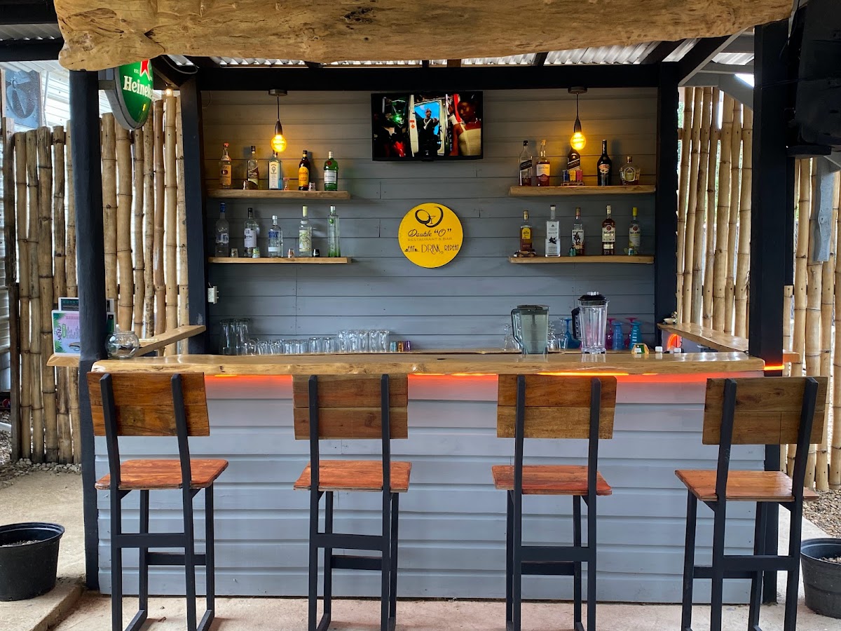 Double 'O' Restaurant & Bar