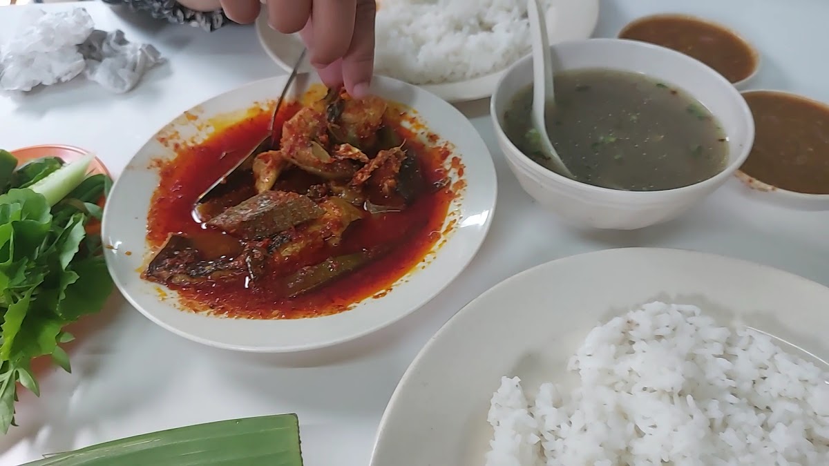 Mat Teh Ikan Bakar - Photo 1
