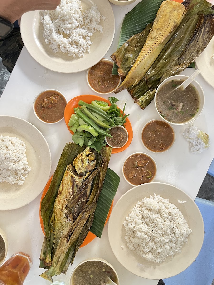 Mat Teh Ikan Bakar - Photo 2