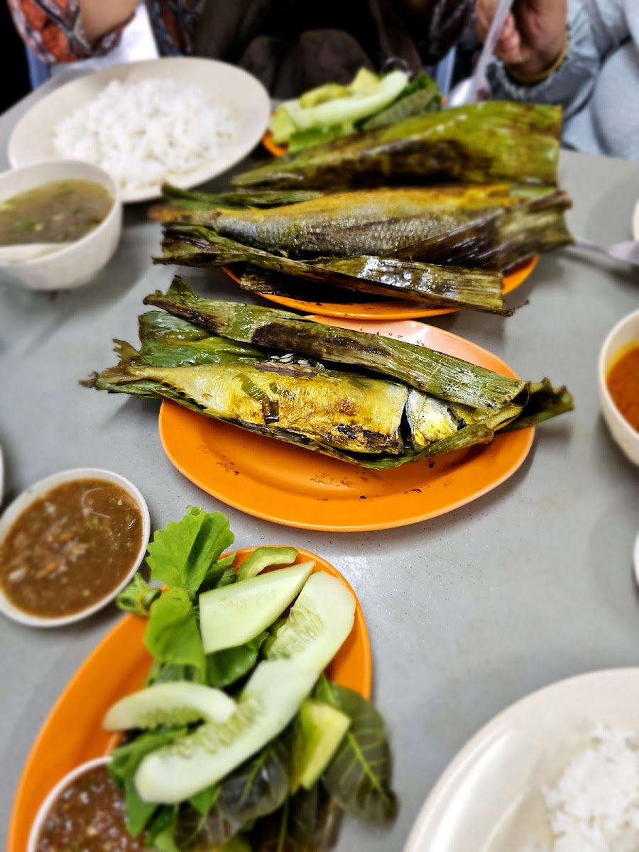 Mat Teh Ikan Bakar - Photo 4