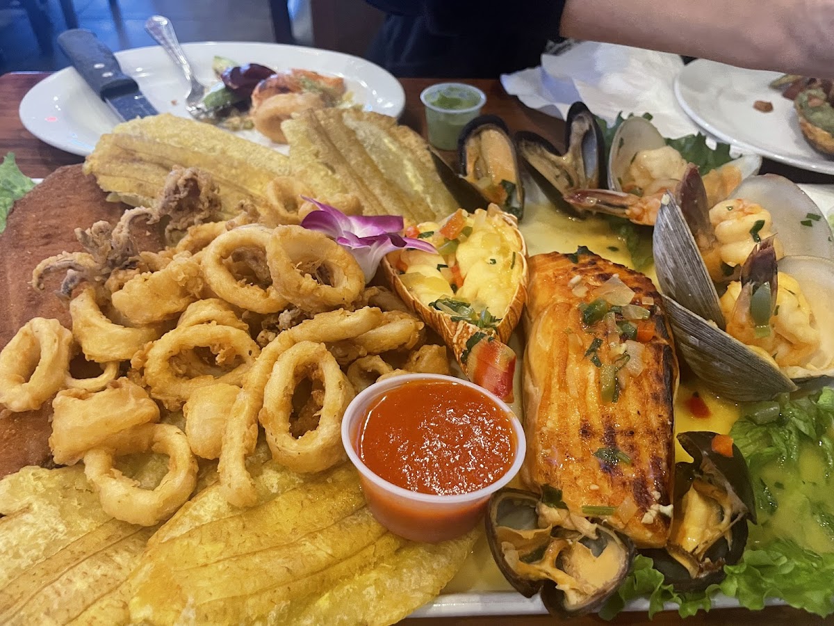 Leo’s Restaurant & Sports Bar - Photo 4