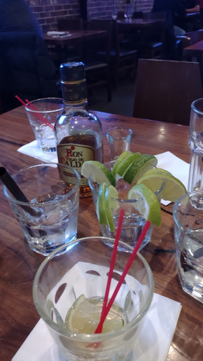 Leo’s Restaurant & Sports Bar - Photo 5
